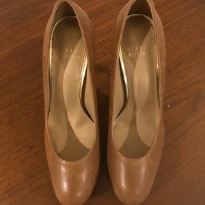 Stuart Weitzman platform heels. Size 6. New!